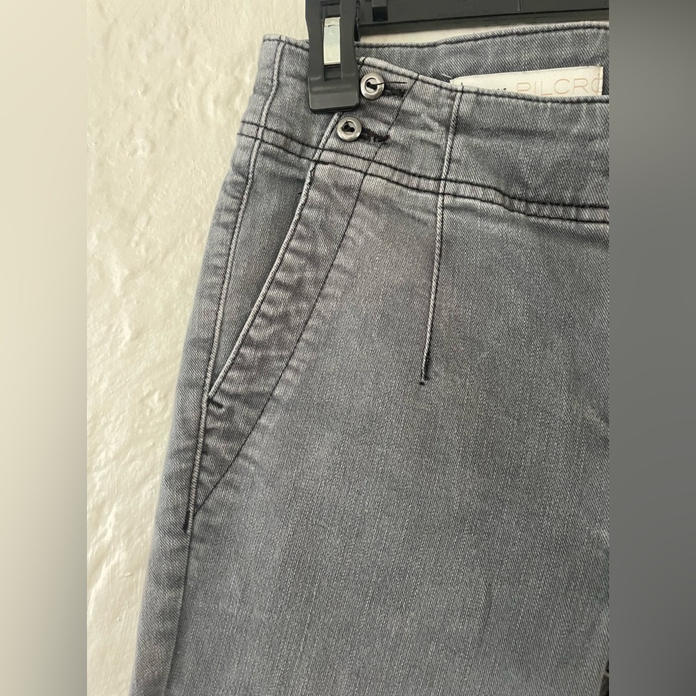 Anthropologie Pilcro High Rise Darted Skinny Jeans Light  Wash Gray Size 24 - Picture 3 of 6